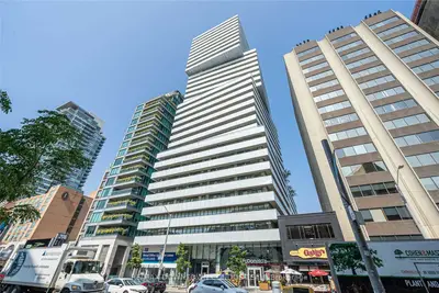Condo Apartment in Toronto