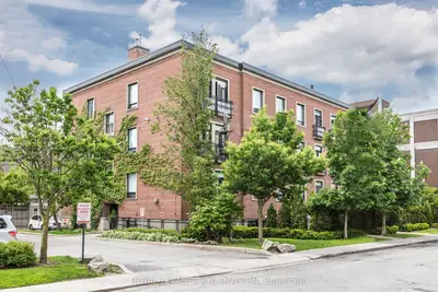 33 Price Street 34, Toronto C09, On M4w 1z1