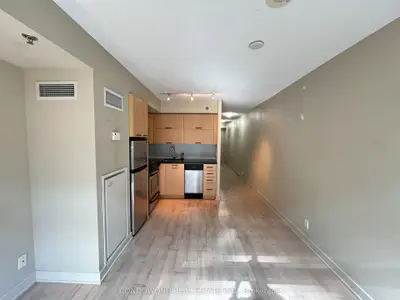21 Nelson Street 319, Toronto C01, On M5v 3h9