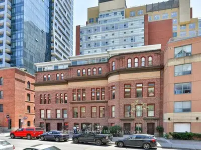 Condo Apartment in Toronto