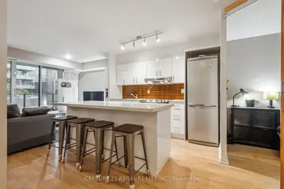 Condo Apartment in Toronto