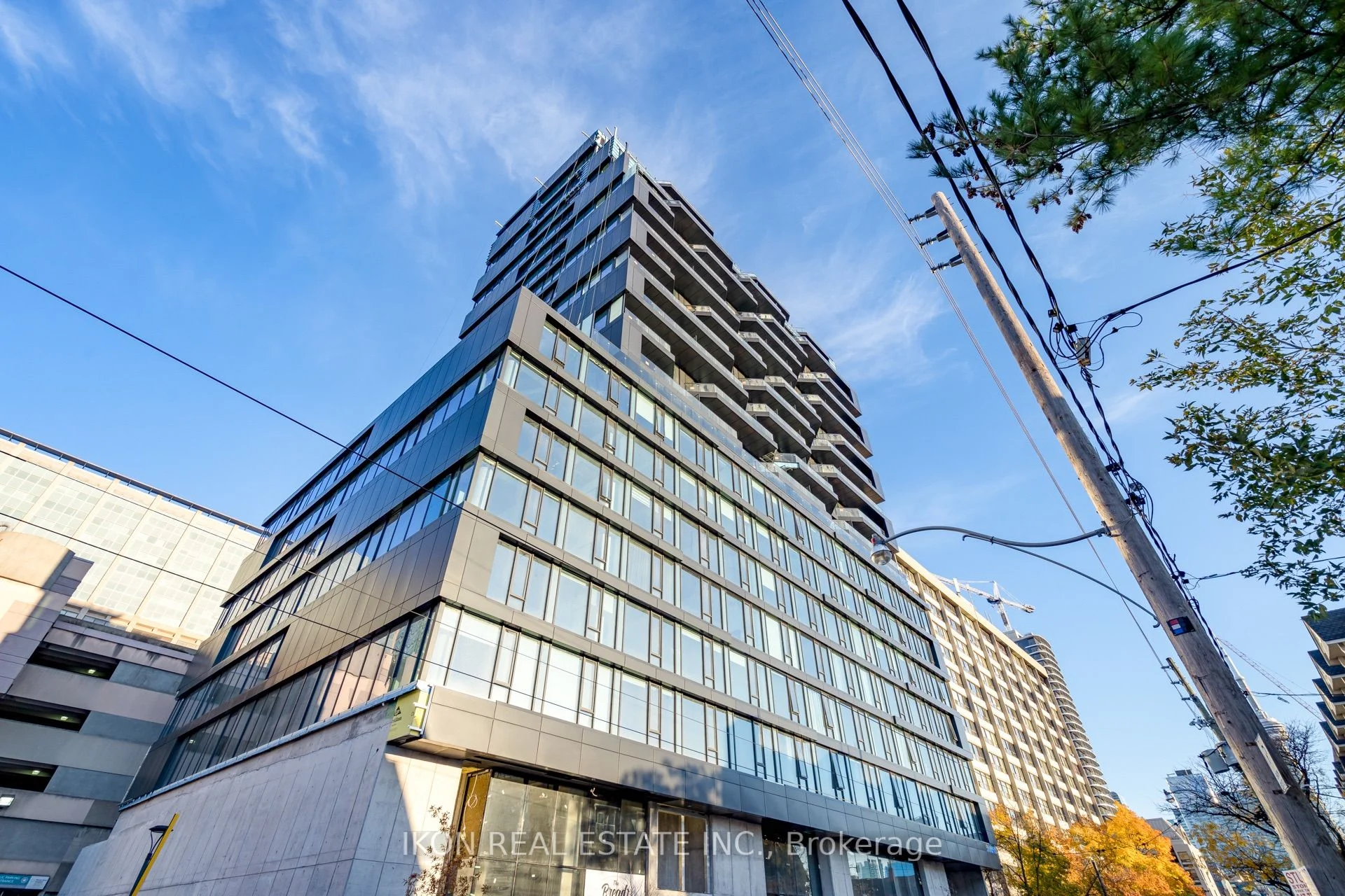 195 Mccaul Street 1008, Toronto C01, On M5t 1w6