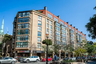 Condo Apartment in Toronto