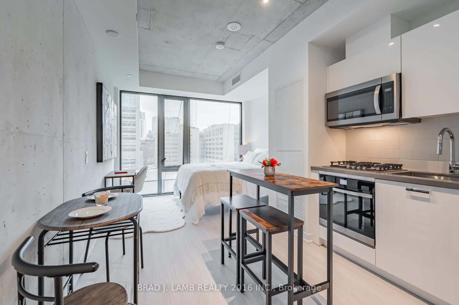 195 Mccaul Street 909, Toronto C01, On M5t 1w6