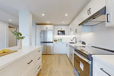Condo Apartment in Toronto
