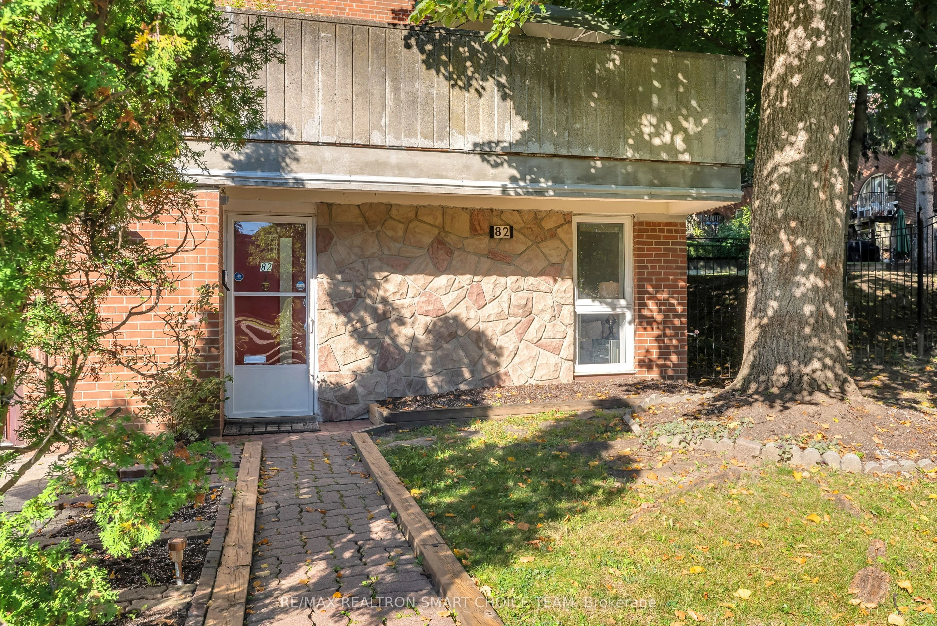 Condo Townhouse in Toronto
