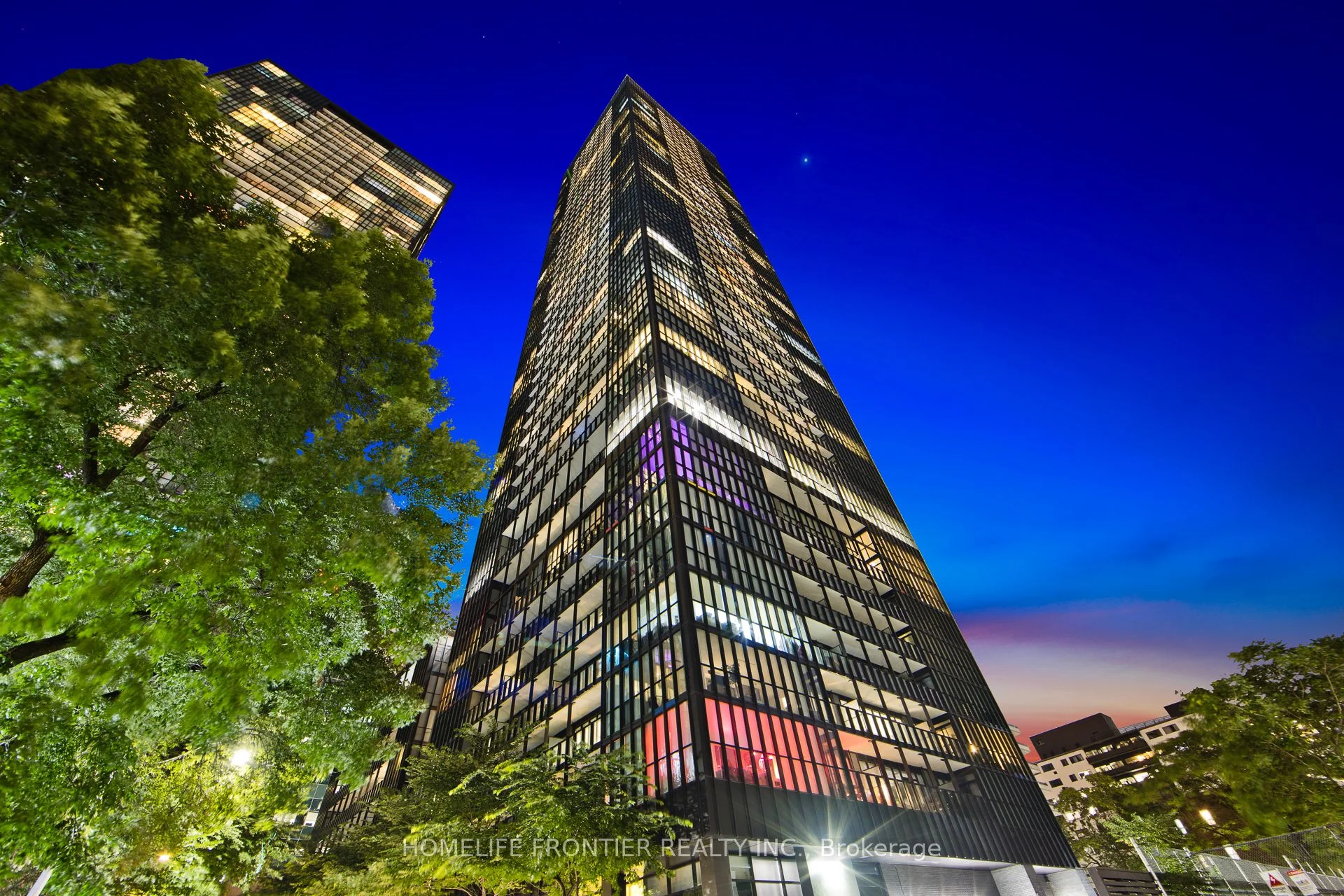 101 Charles Street E 4202, Toronto C08, On M4y 0a9