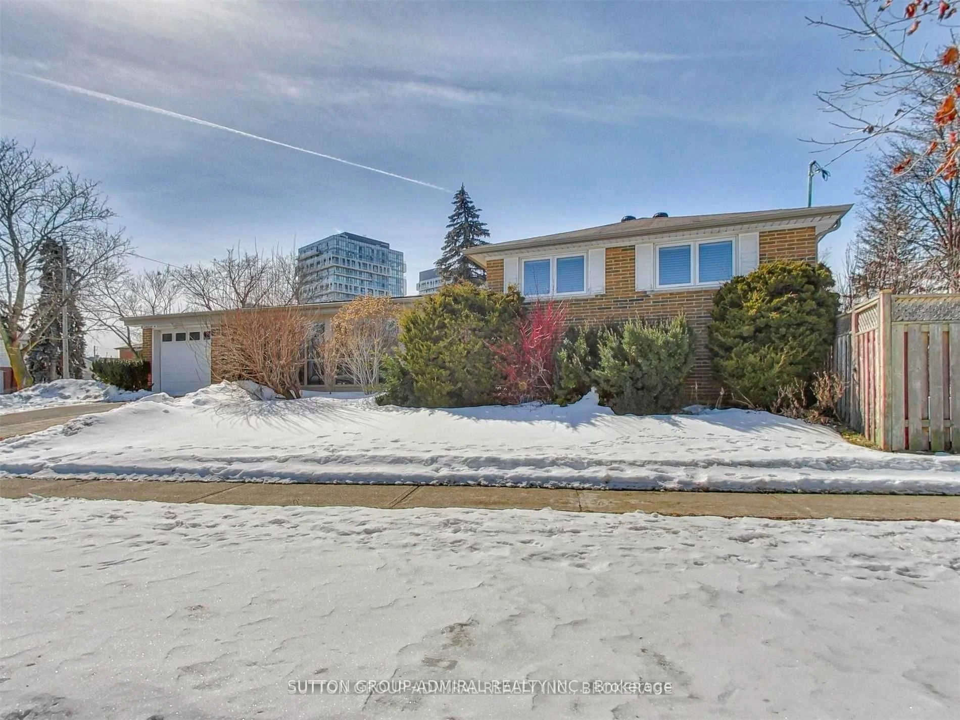 28 Kingslake Road, Toronto C15, On M2j 3c9
