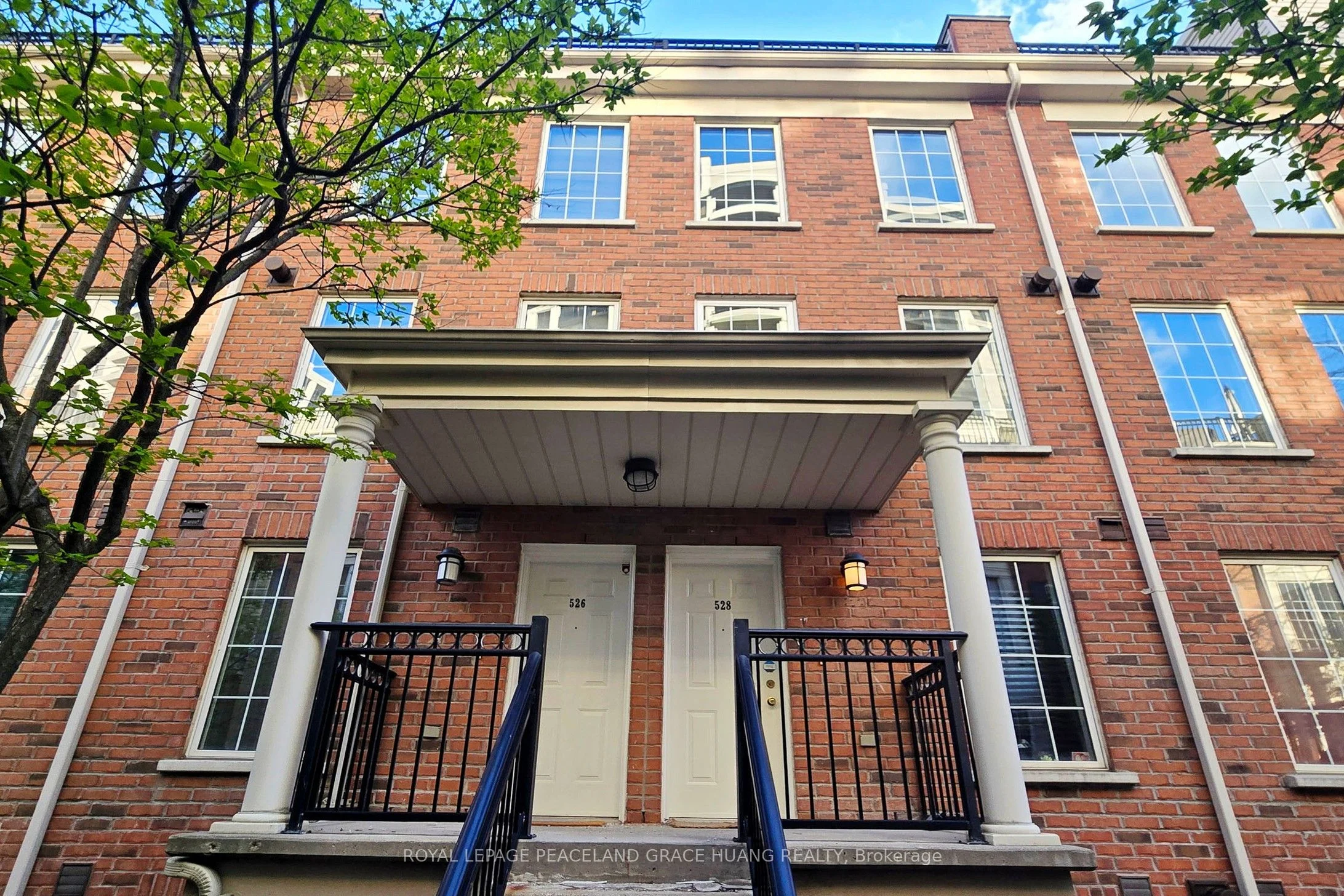 Condo Townhouse in Toronto