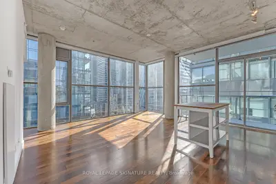 Condo Apartment in Toronto