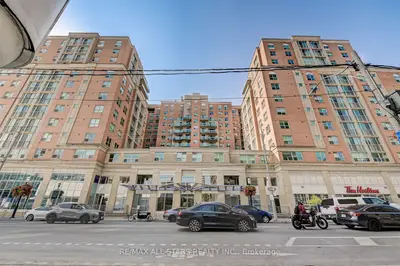 Condo Apartment in Toronto