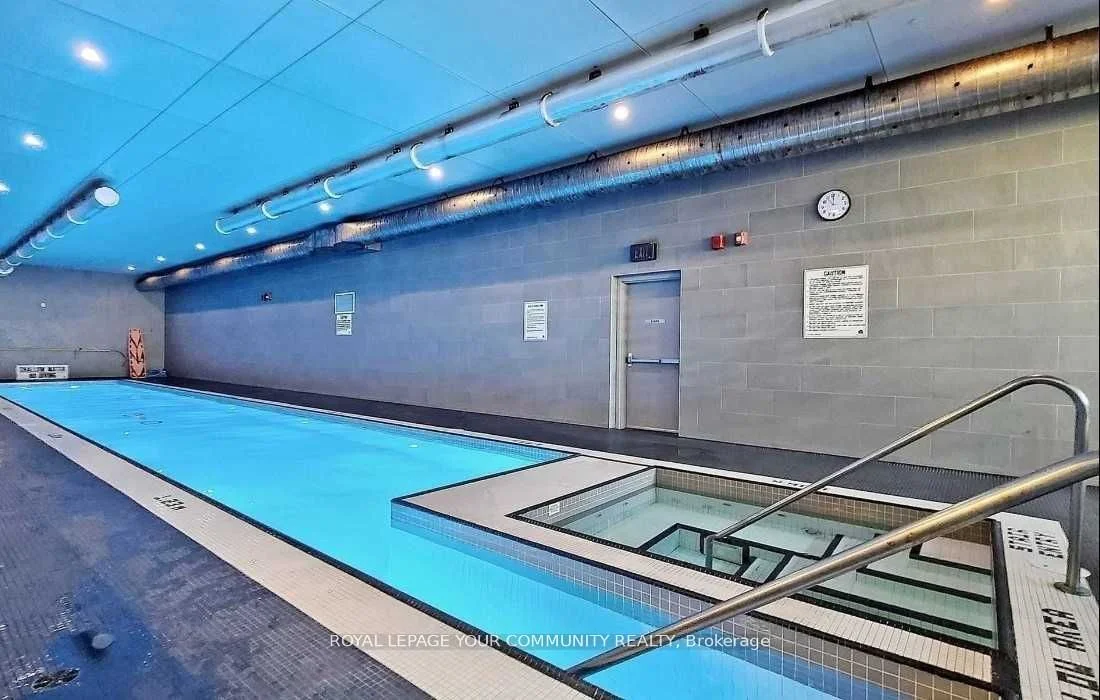 10 Capreol Court 902, Toronto C01, ON M5V 4B3