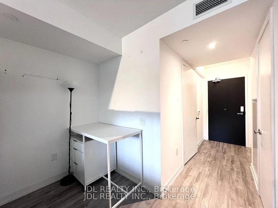 77 SHUTER Street 1715, Toronto C08, ON M5B 0B8