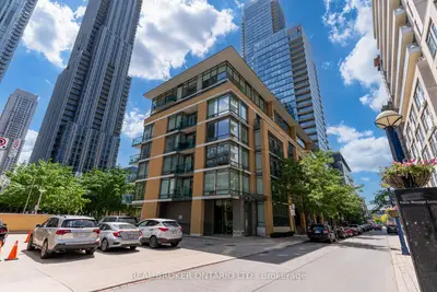 Condo Apartment in Toronto