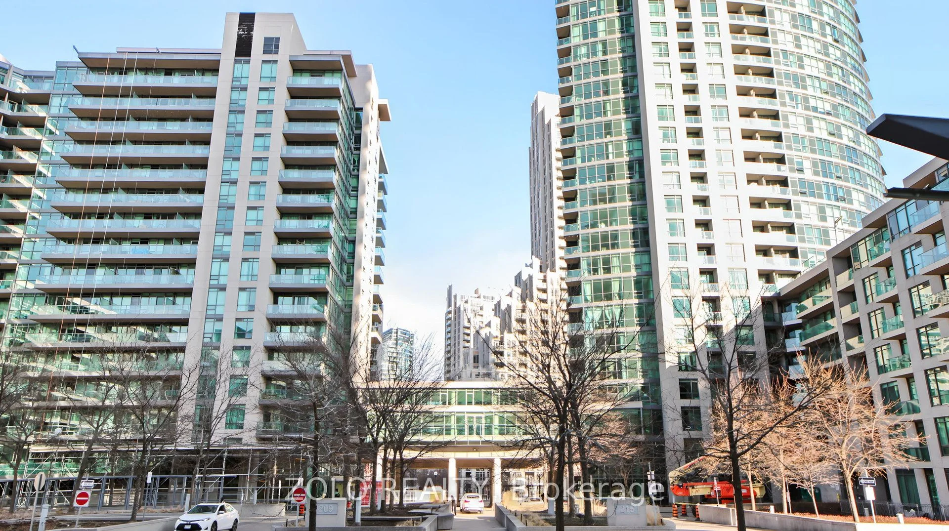 Condo Apartment in Toronto