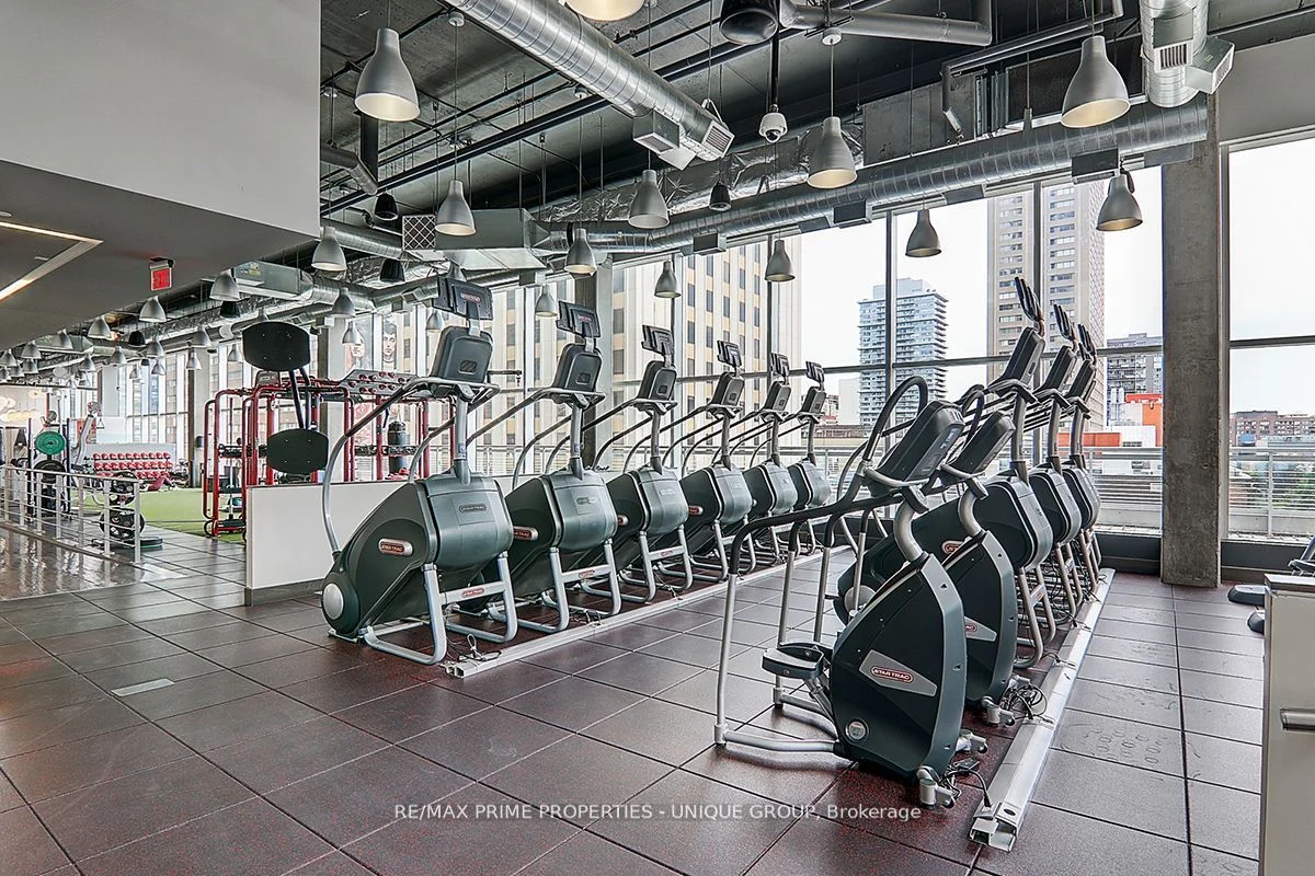 386 Yonge Street 5202, Toronto C01, ON M5B 0A5