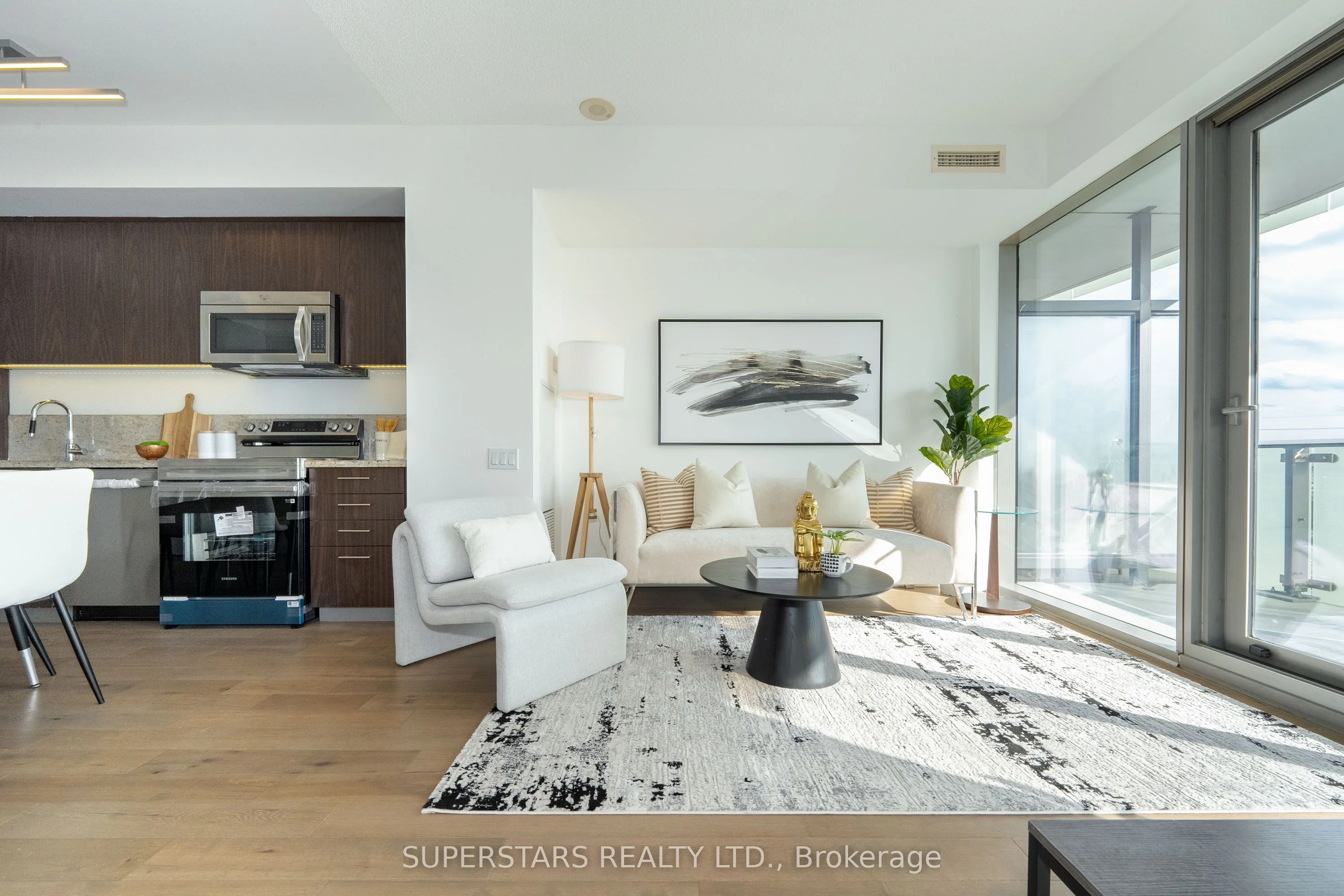 Condo Apartment in Toronto