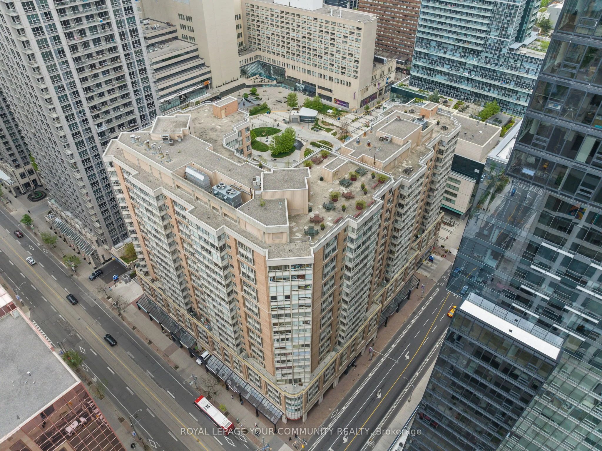 711 Bay Street 1221, Toronto C01, On M5g 2j8