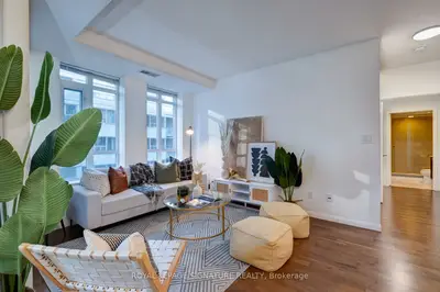 Condo Apartment in Toronto