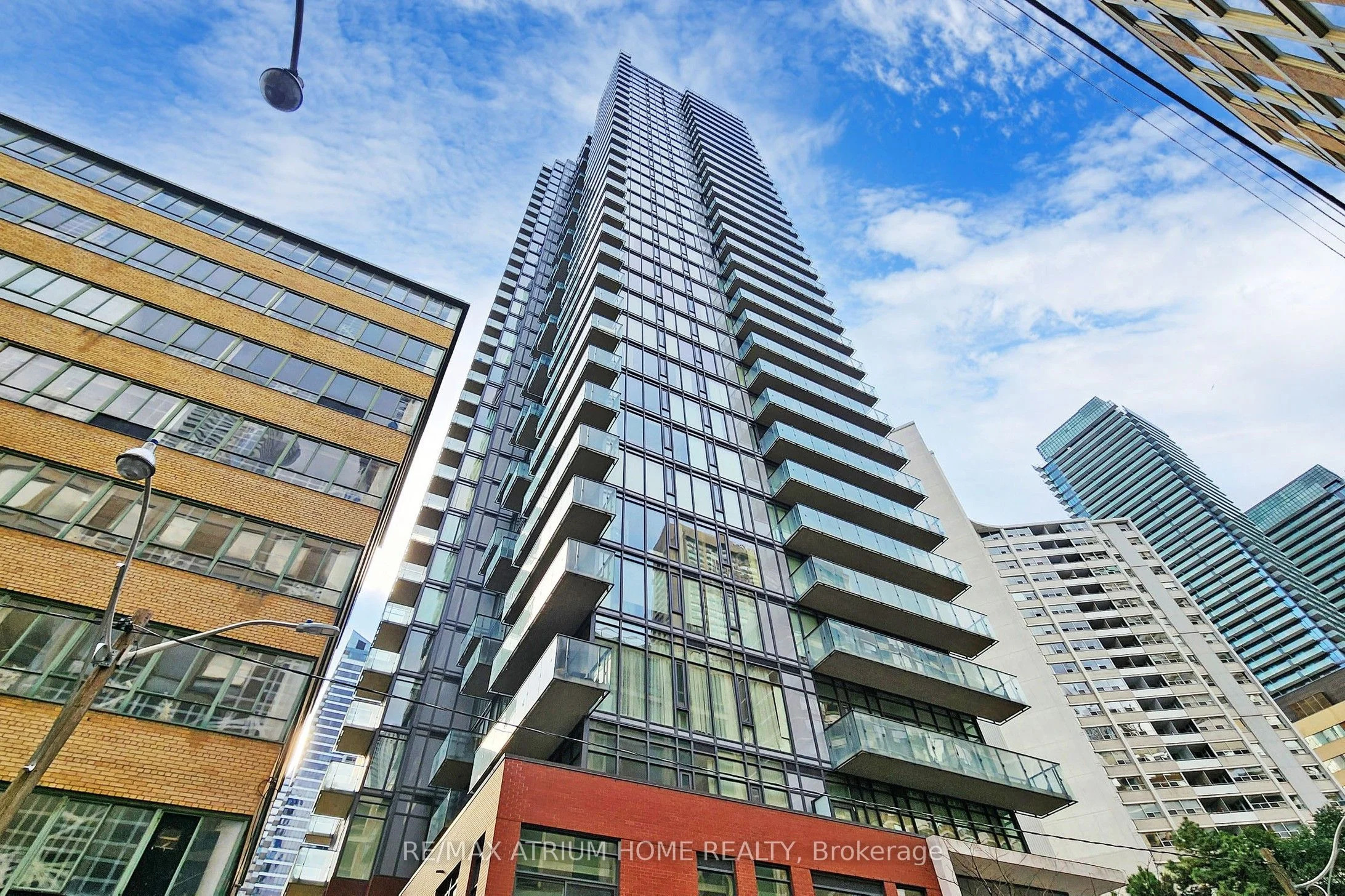 75 St Nicholas Street 405, Toronto C01, On M4y 0a5