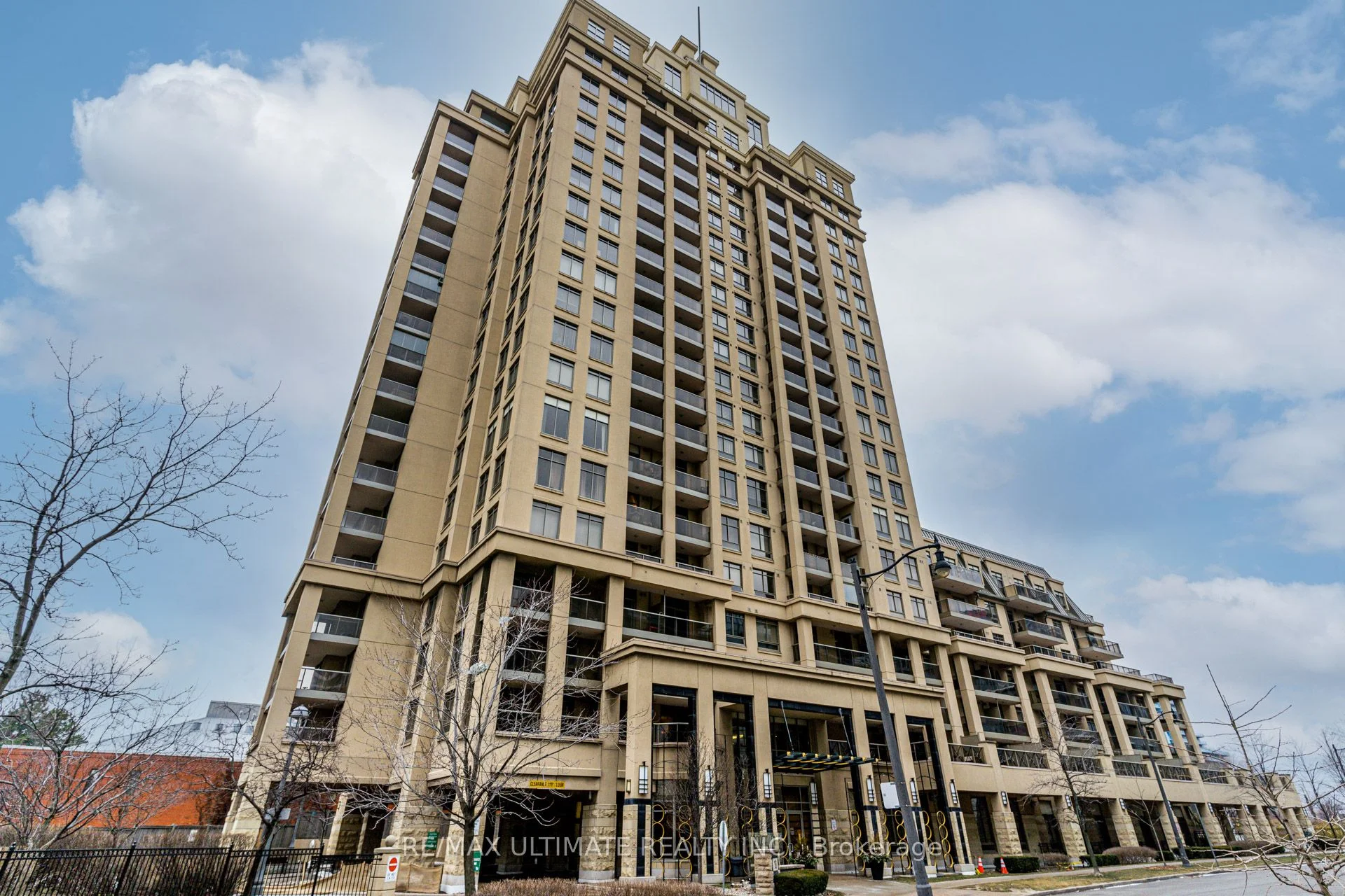 18 Kenaston Gardens 306, Toronto C15, On M2k 1g8