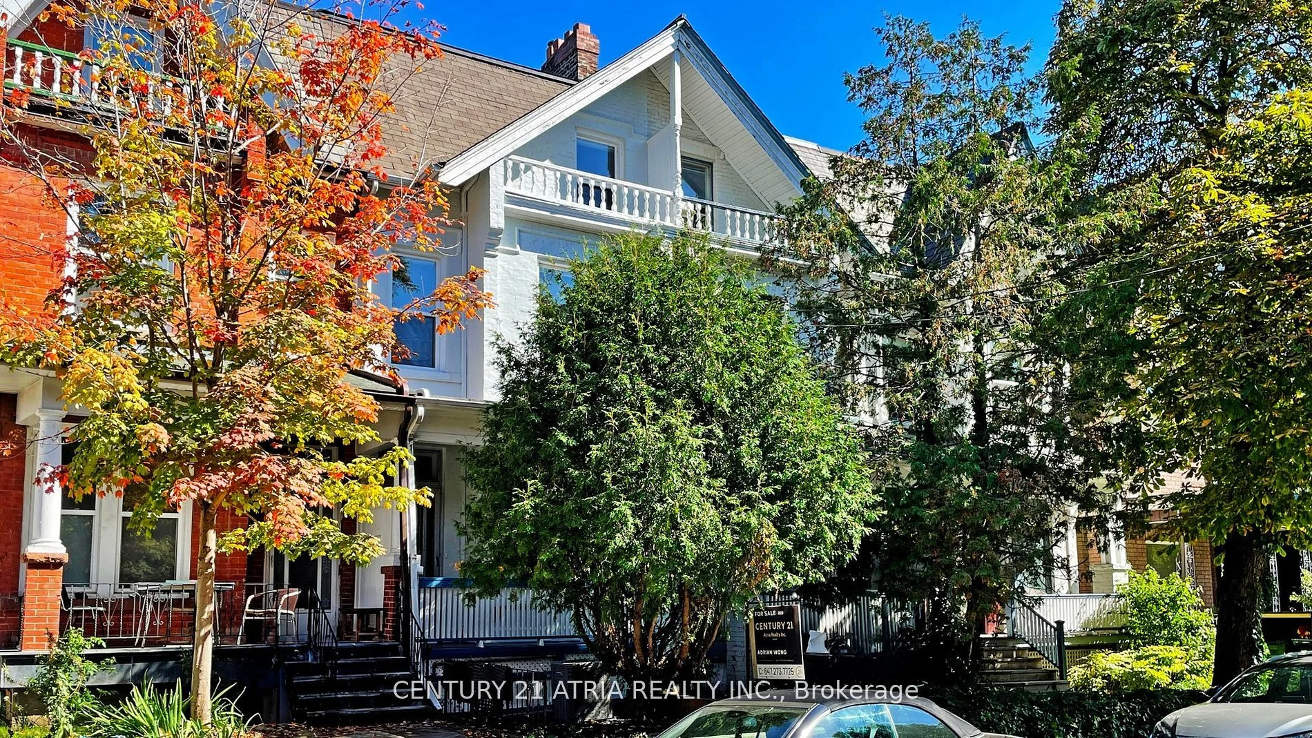 Att/Row/Townhouse in Toronto