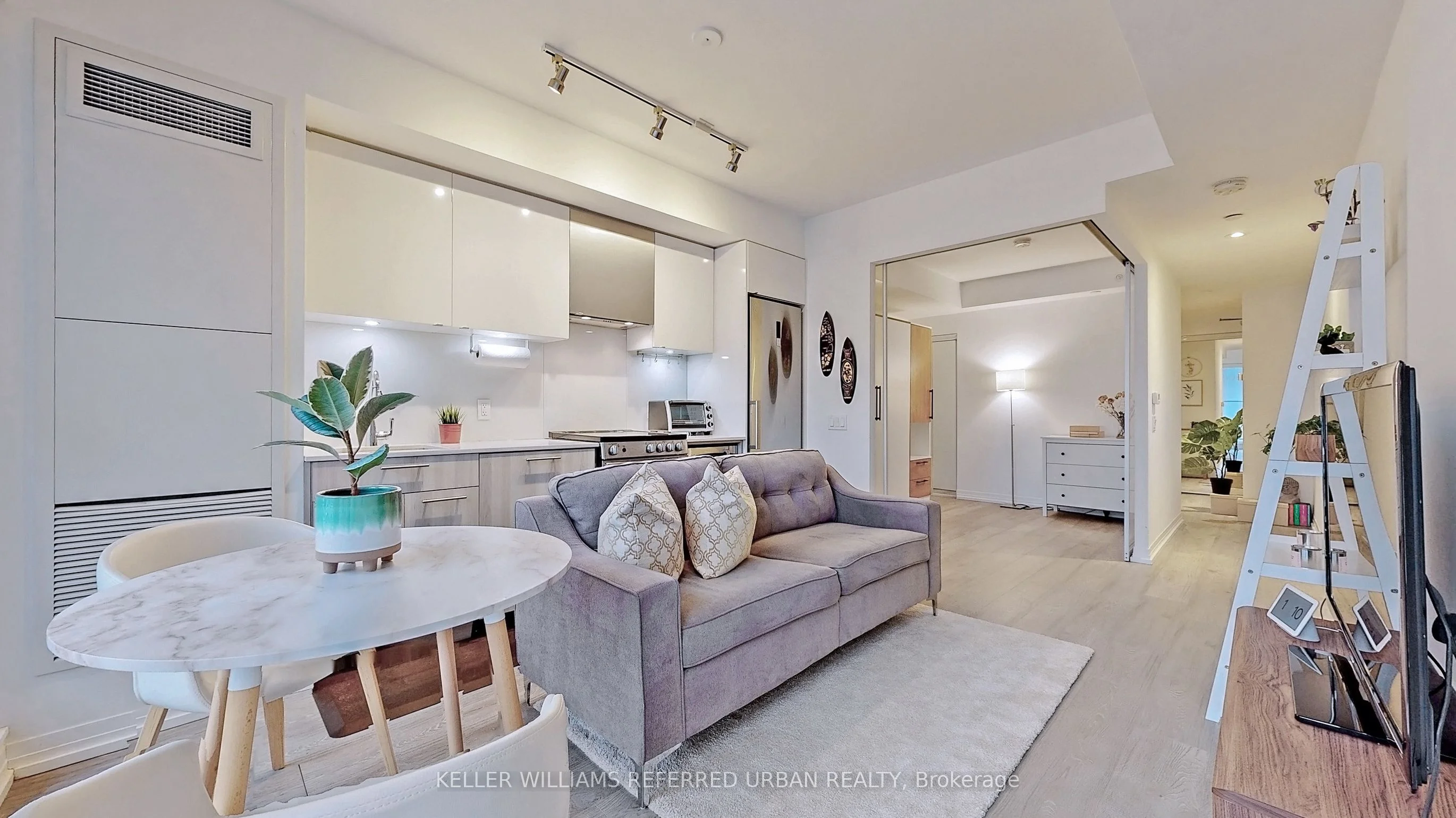 251 Jarvis Street 221, Toronto C08, ON M5B 0C3