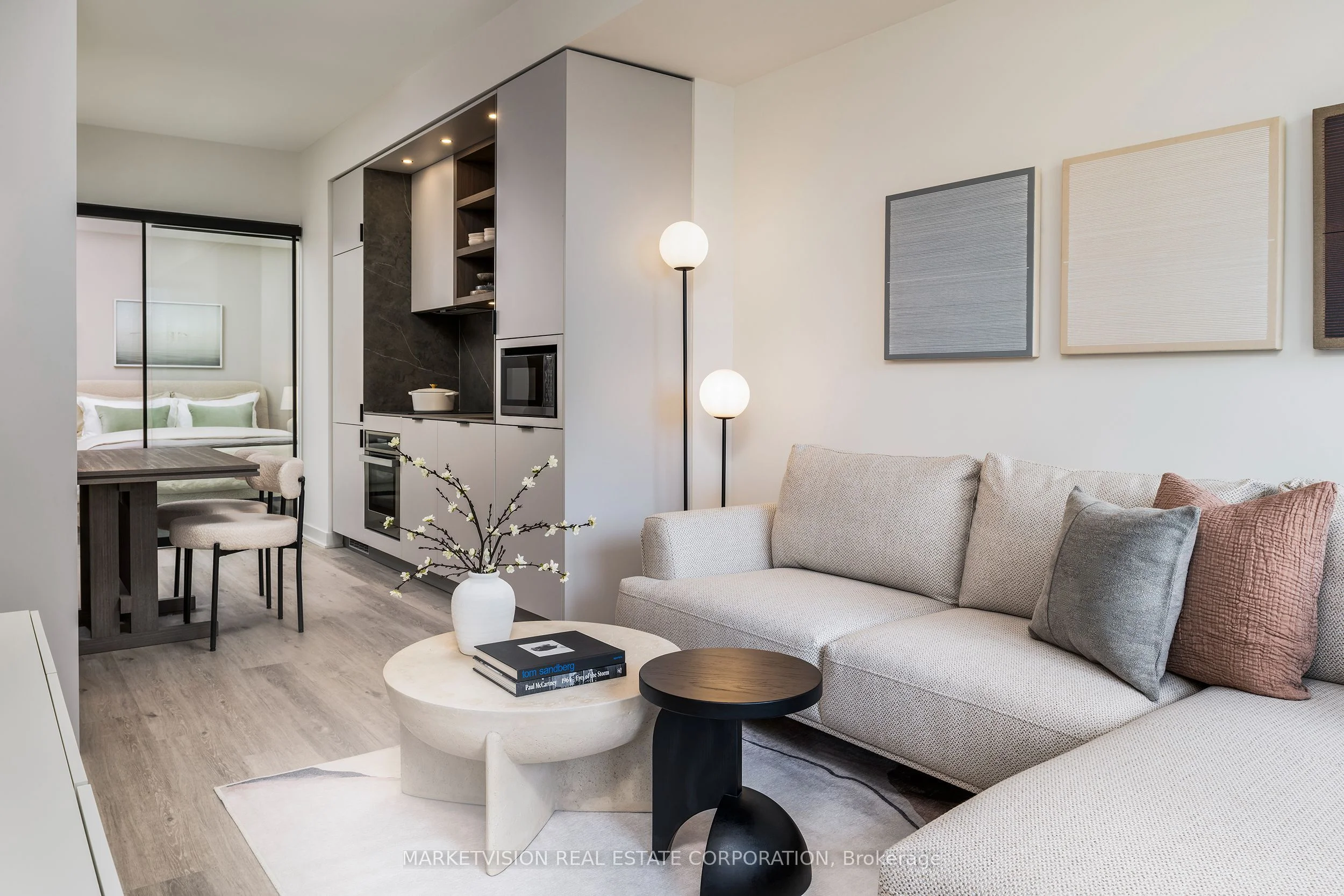 Condo Apartment in Toronto
