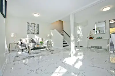 Condo Townhouse in Toronto