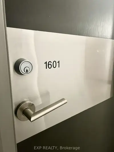 Condo Apartment in Toronto