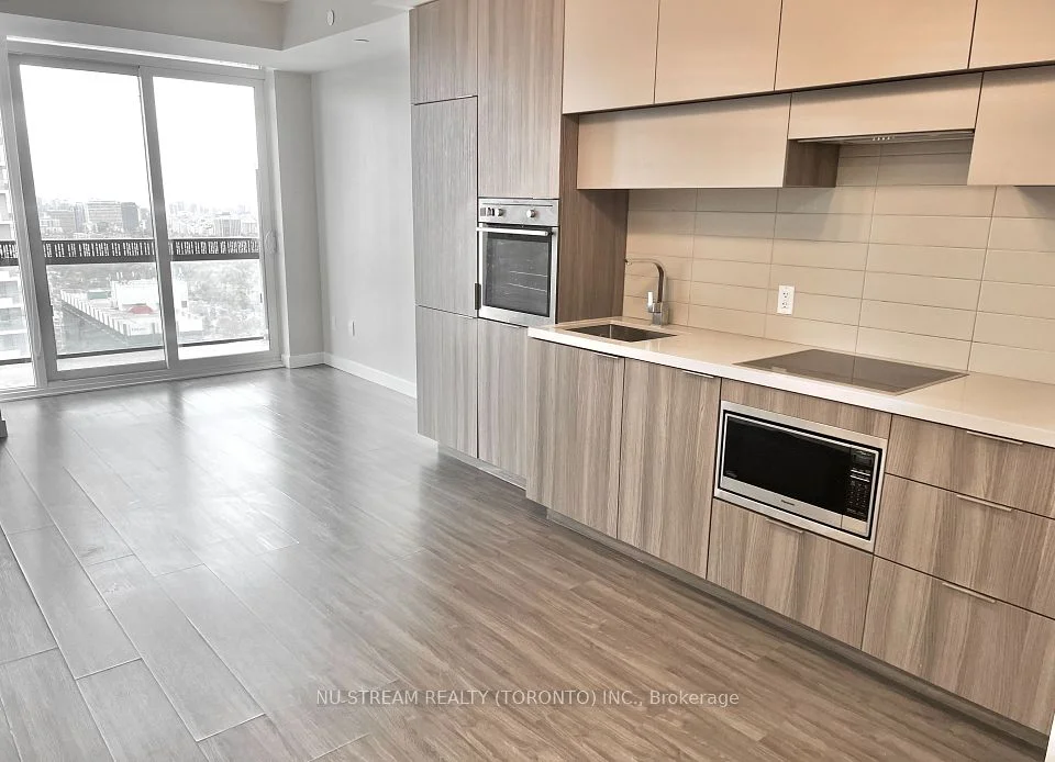 8 Eglinton Avenue E 2712, Toronto C10, ON M4P 0C1