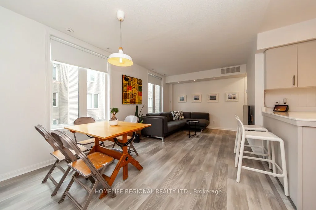 12 Douro Street 428, Toronto C01, On M6k 3m4