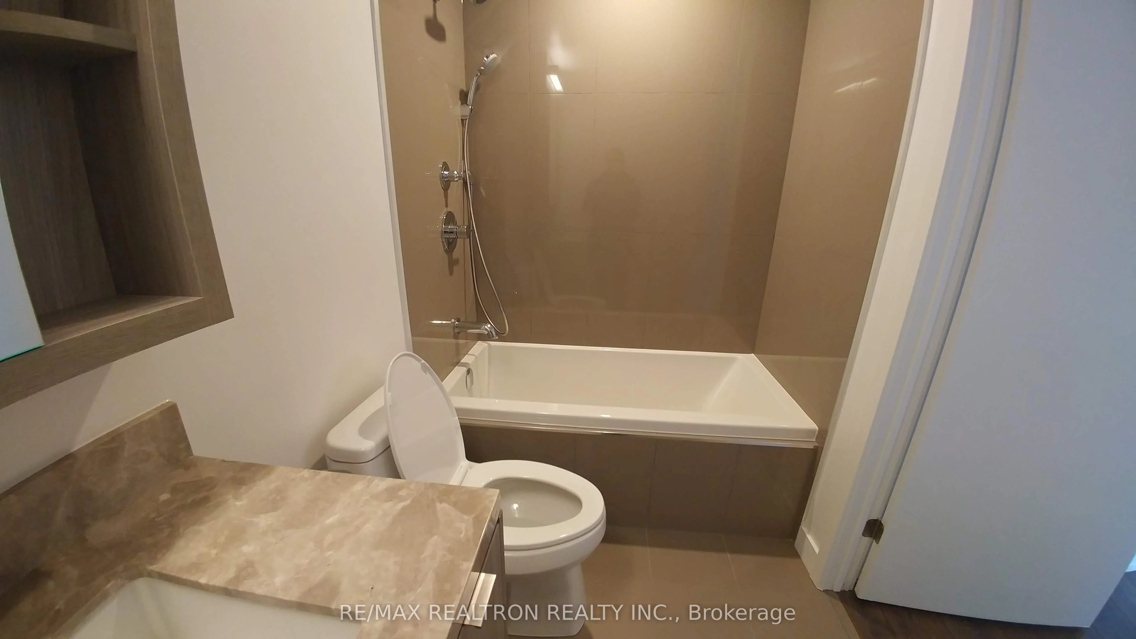 115 Blue Jays Way 2306, Toronto C01, ON M5V 0N4