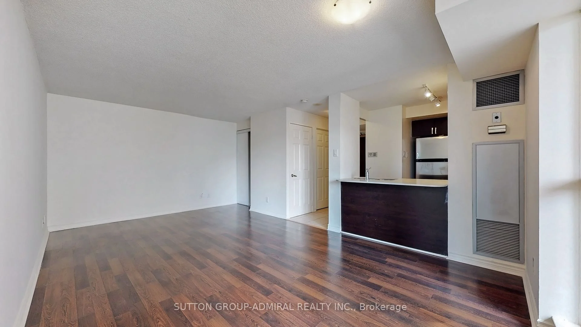 736 Bay Street 3007, Toronto C01, On M5g 1n6