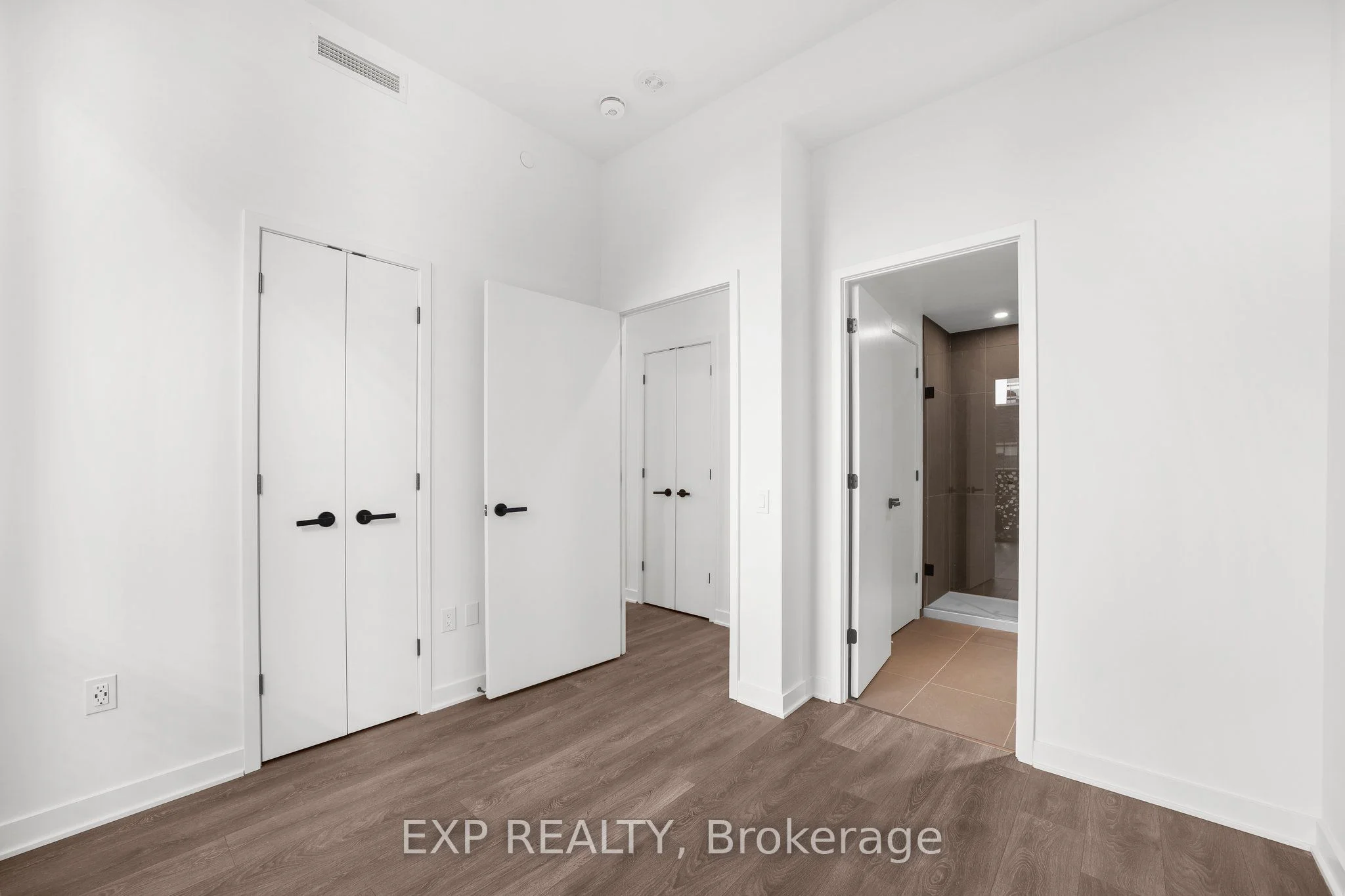 55 Charles Street E 1012, Toronto C08, ON M4Y 0J1