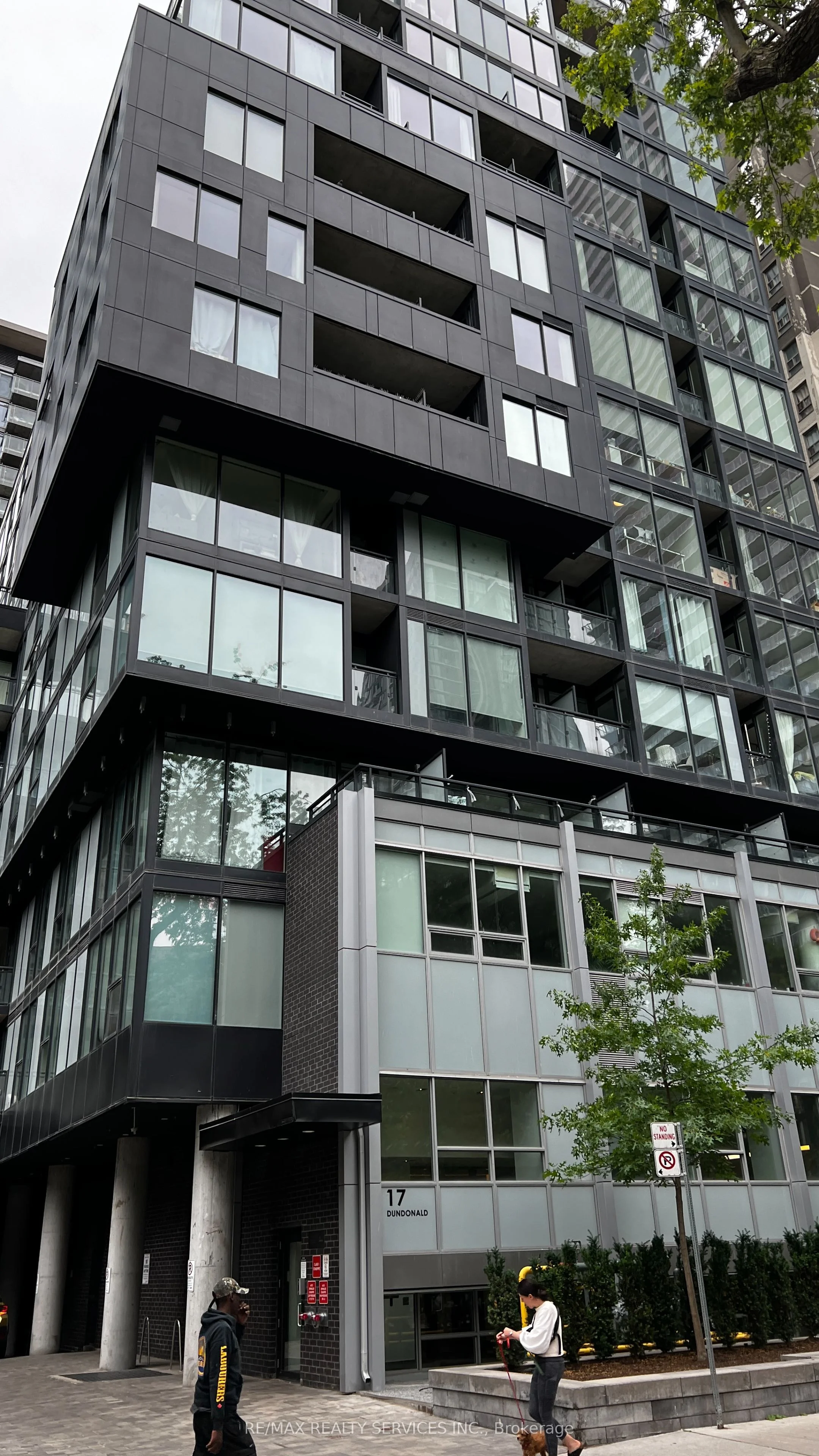 17 Dundonald Street 408, Toronto C08, On M4y 0e4