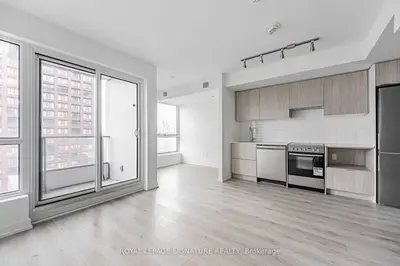 Condo Apartment in Toronto
