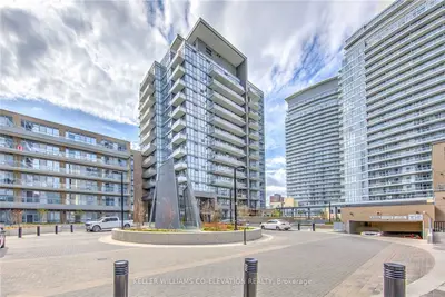 Condo Apartment in Toronto