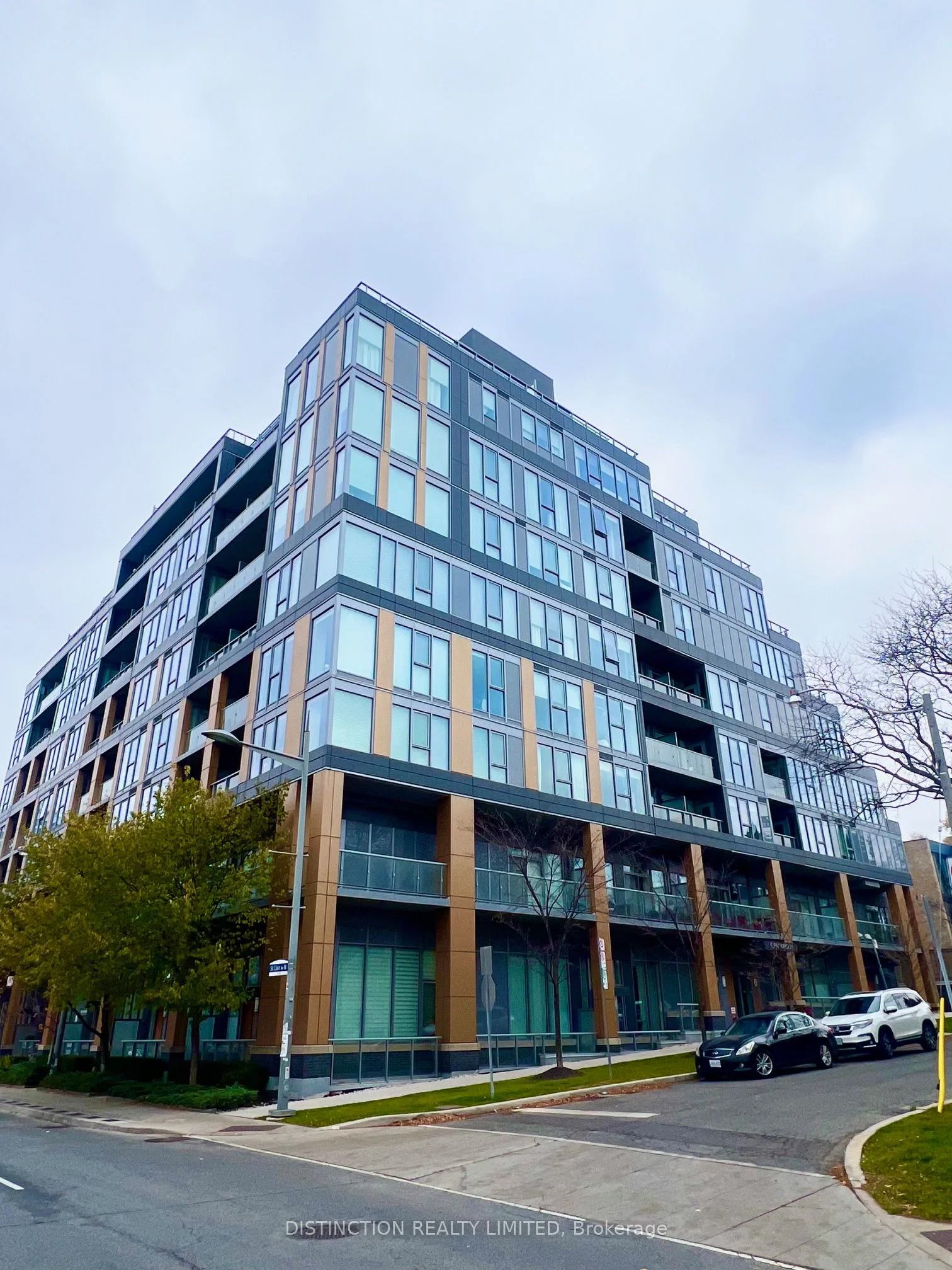 Condo Apartment in Toronto
