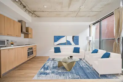 Condo Apartment in Toronto