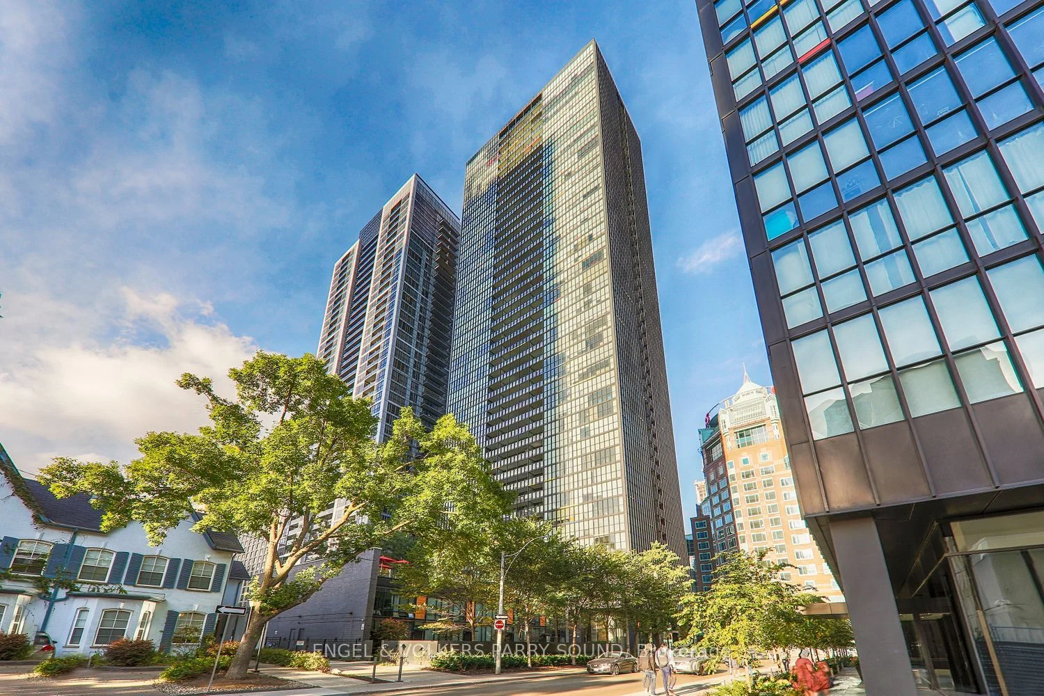 110 Charles Street 1701, Toronto C08, ON M4Y 1T5