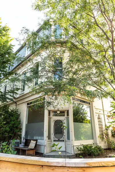 Duplex in Toronto