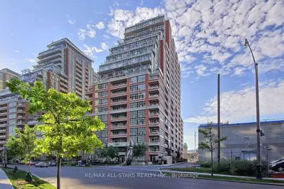 Condo Apartment in Toronto