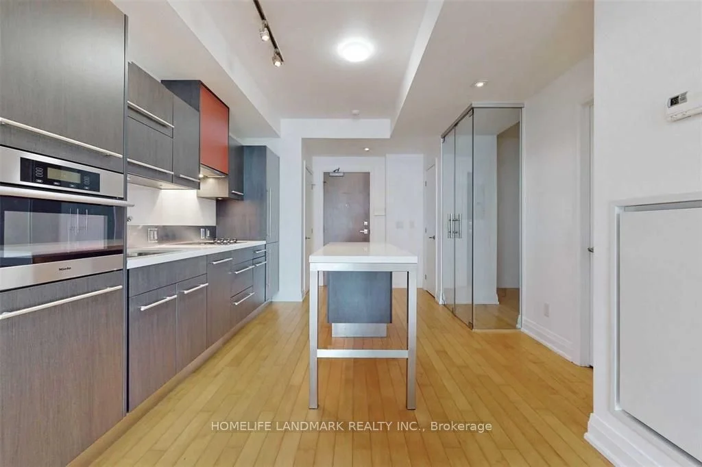 80 John Street 1311, Toronto C01, ON M5V 3X4