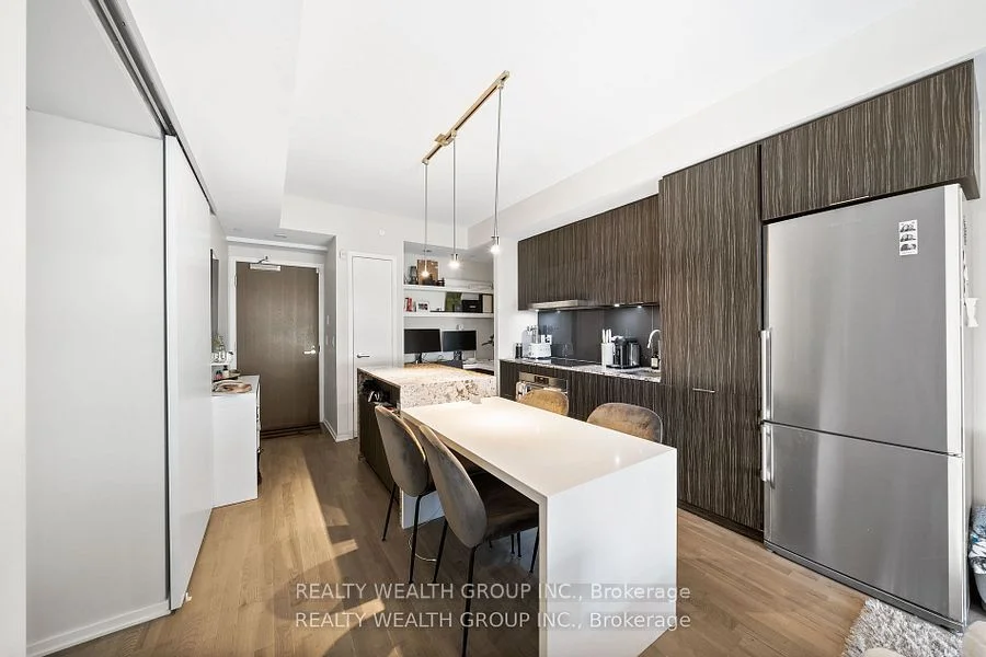 1 Bloor Street E 3412, Toronto C08, On M4w 1a9