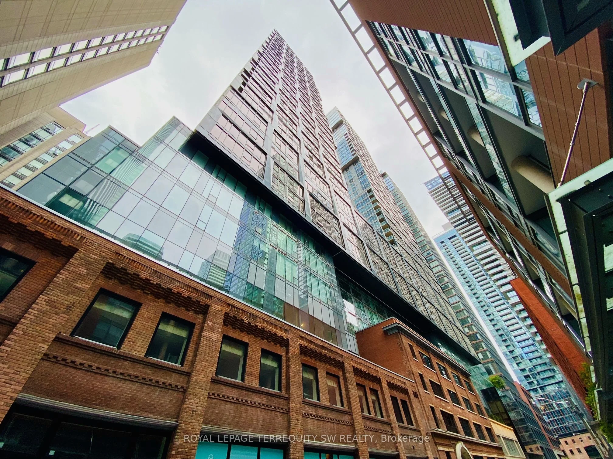 15 Mercer Street 3306, Toronto C01, On M5v 3c6