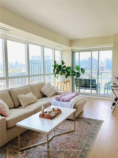 Condo Apartment in Toronto