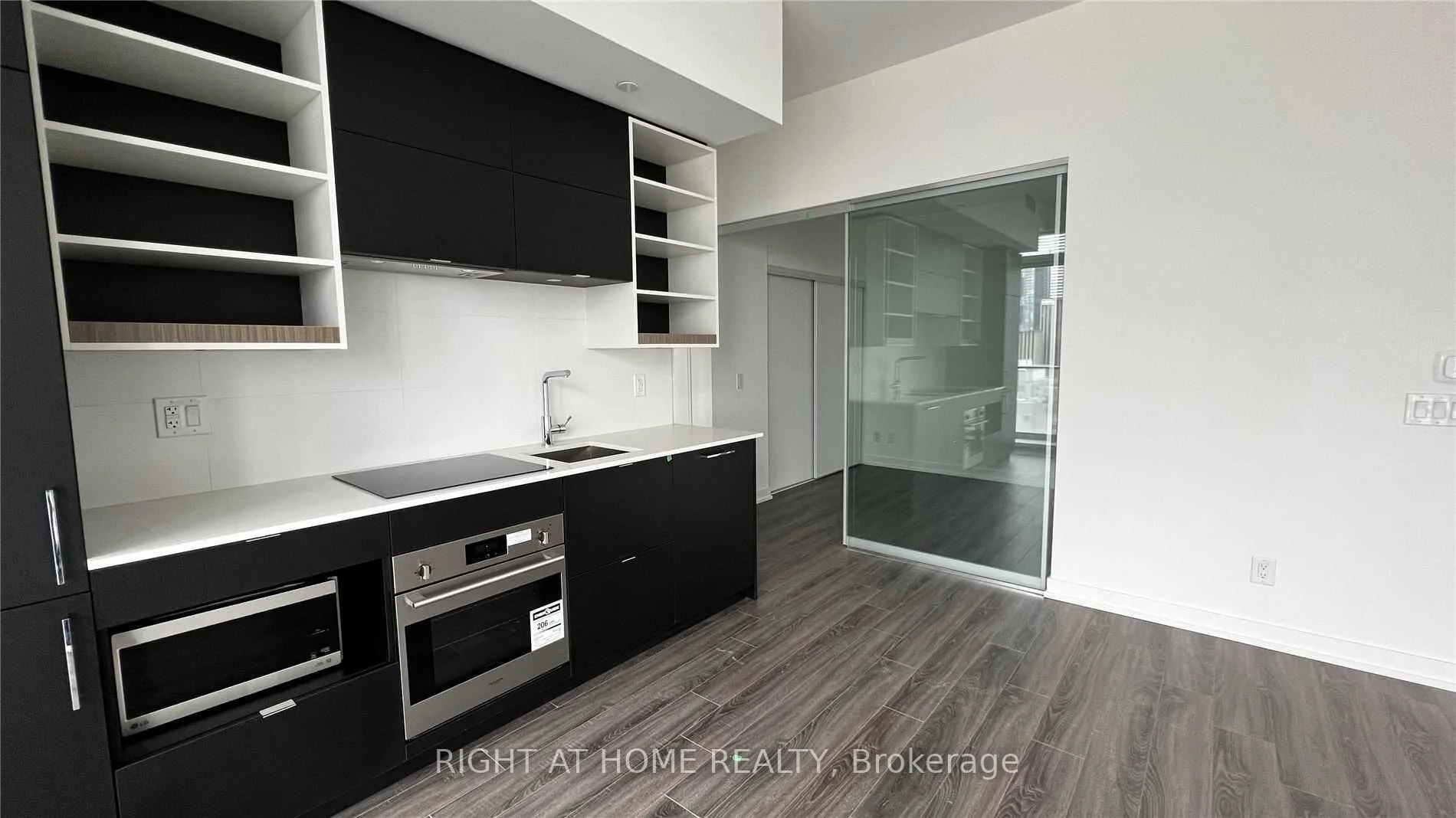 20 Edward Street 2110, Toronto C01, ON M5G 1C9