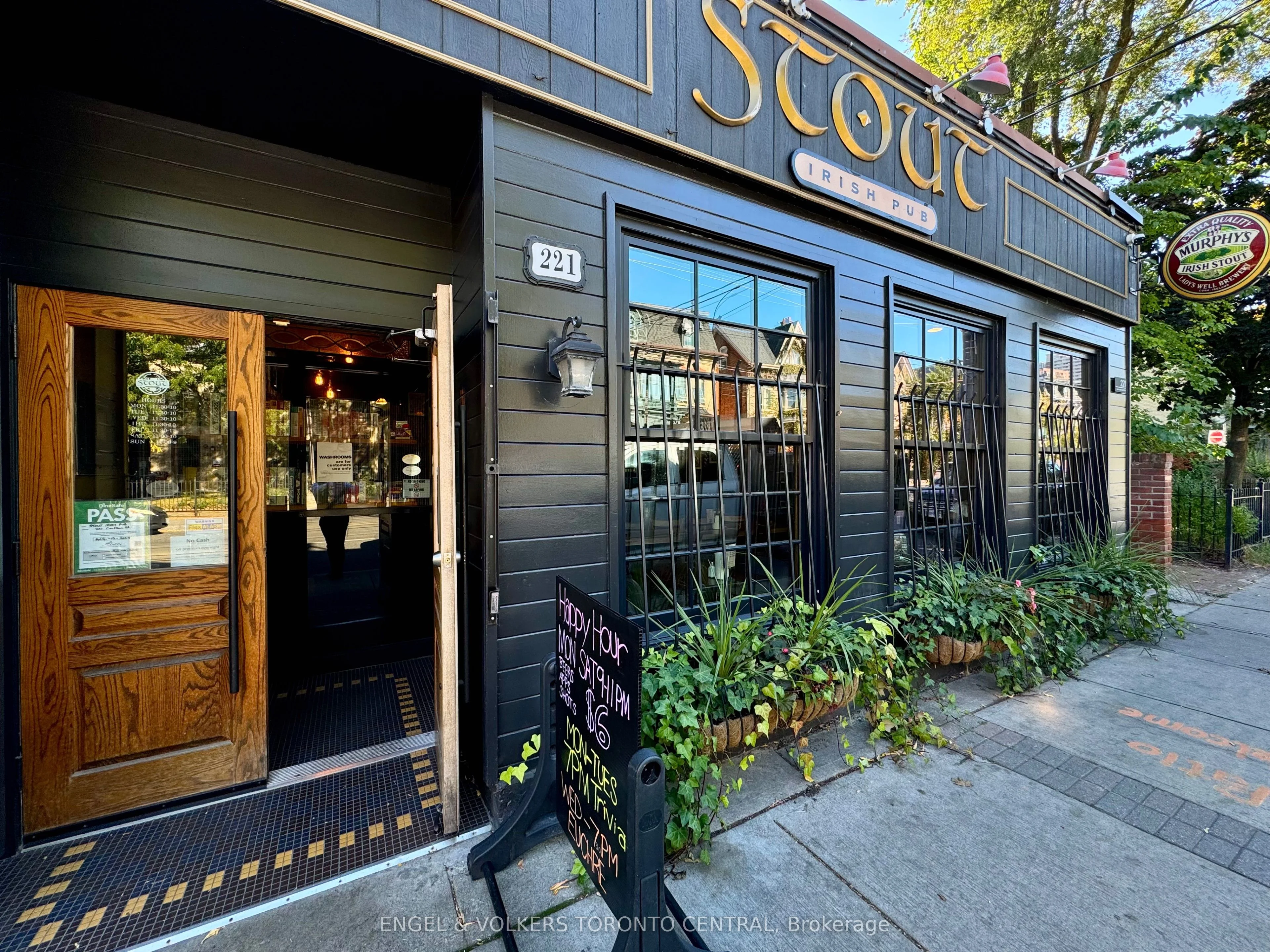 167 Carlton Street Main, Toronto C08, ON M5A 2K3