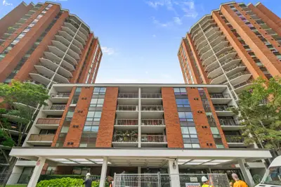 Condo Apartment in Toronto